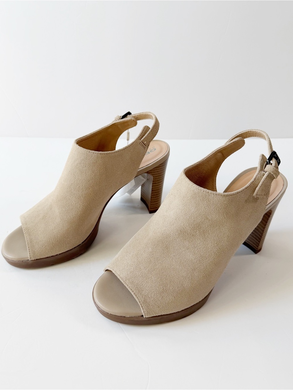 NWT Geox Respira Woman Tan Leather Open Toe Chunky Heel Sandal EU39 Classic Boho